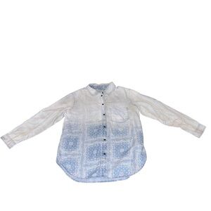 American Eagle Outfitters Light Blue and White Patterned Shirt